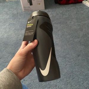 Sports water bottle